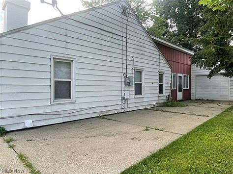645 Hazen Ave, Ravenna, OH 44266 owner and property records .